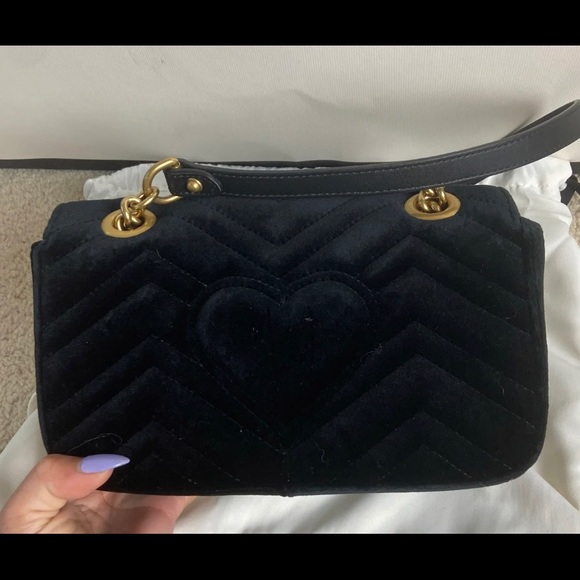 GUCCI
GG Marmont small crystal velvet shoulder bag - Picture 4 of 9